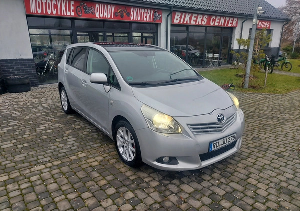 Toyota Verso cena 25900 przebieg: 220000, rok produkcji 2009 z Barczewo małe 191